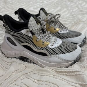 Curry Basketball Sneakers